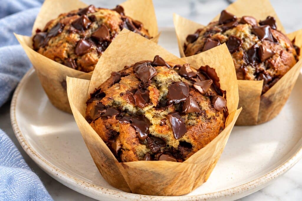 chocolate chip banana muffins - featured image